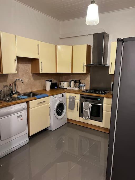 A Beautiful Four Bedroom Family Casa vacanze Londra
